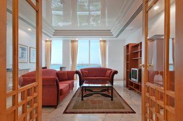 Hilton Baynunah Hotel Абу-Даби Экстерьер фото