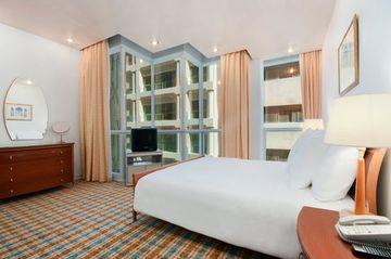 Hilton Baynunah Hotel Абу-Даби Экстерьер фото